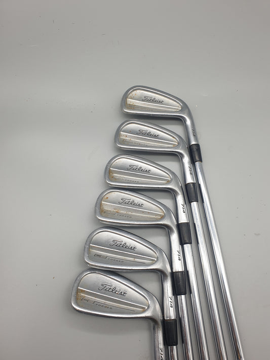 Titleist CB 714 Irons 5-PW Dynamic Gold Stiff Right Hand - Used